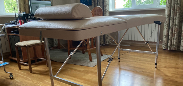 ТОП-22 лучших недорогих складных массажных столов в 2025 году