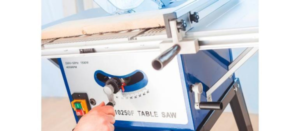 ТОП-10 лучших распиловочных станков, как выбрать настольную циркулярку ТОП-10 лучших распиловочных станков, как выбрать настольную циркулярку