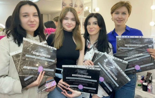 ТОП-15 лучших школ наращивания ресниц в Москве по цене/качеству преподавания в 2026 году