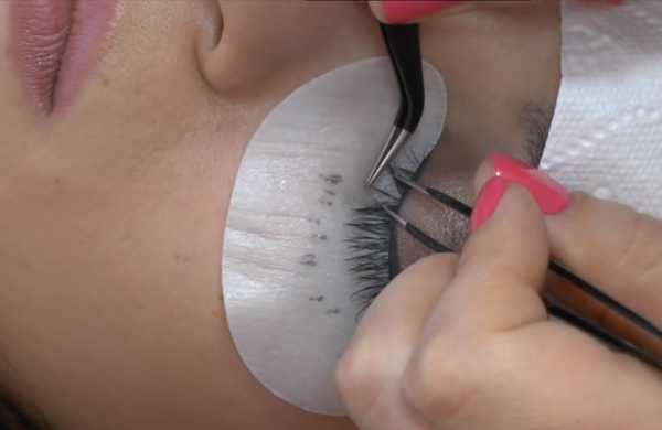 ТОП-15 лучших школ наращивания ресниц в Москве по цене/качеству преподавания в 2026 году